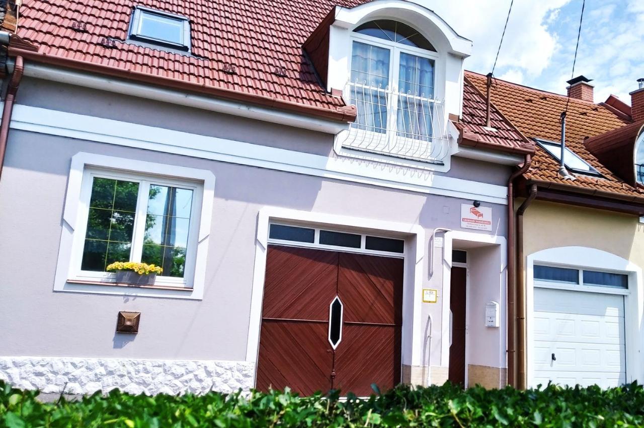Csobogo Vendeghaz Apartment Eger Exterior photo